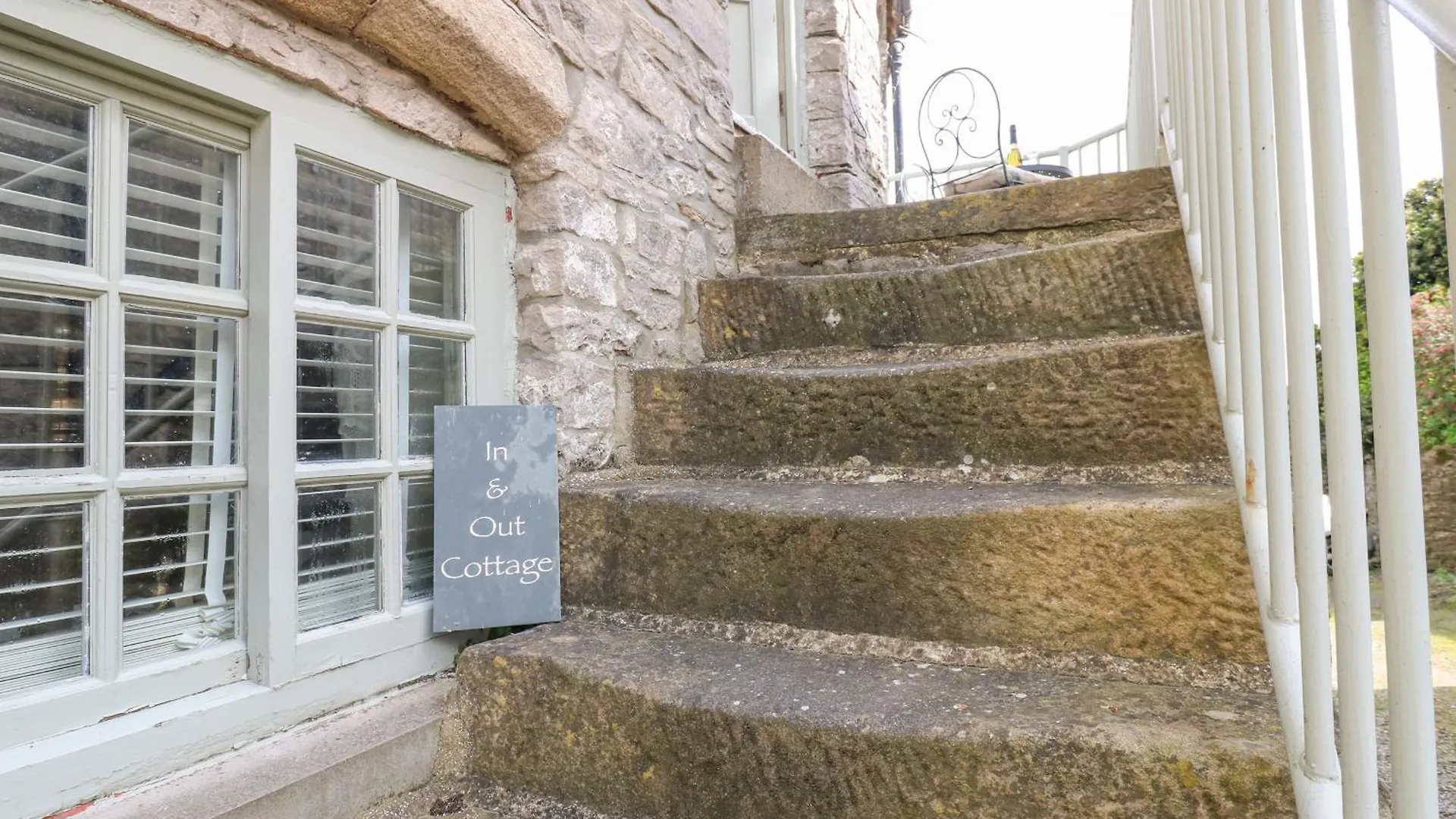 In & Out Cottage Middleham 0*,